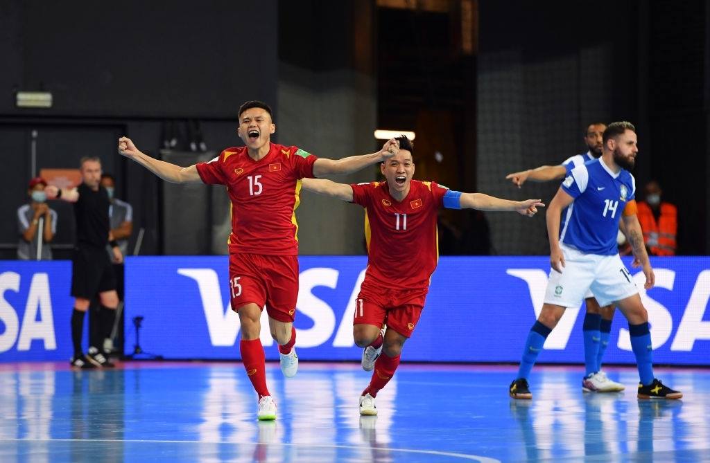 Việt Nam ghi bàn thắng đầu tiên vào lưới Brazil