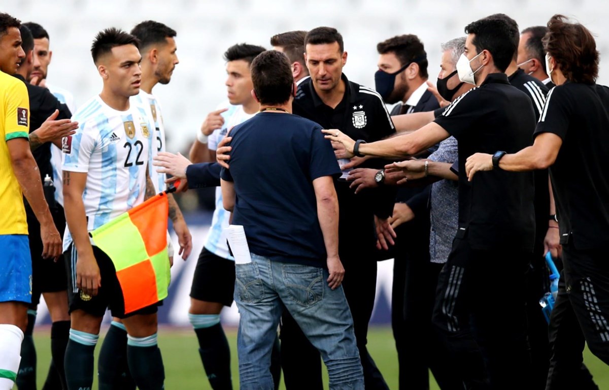 Trận đấu giữa tuyển Brazil và tuyển Argentina bị hủy bỏ