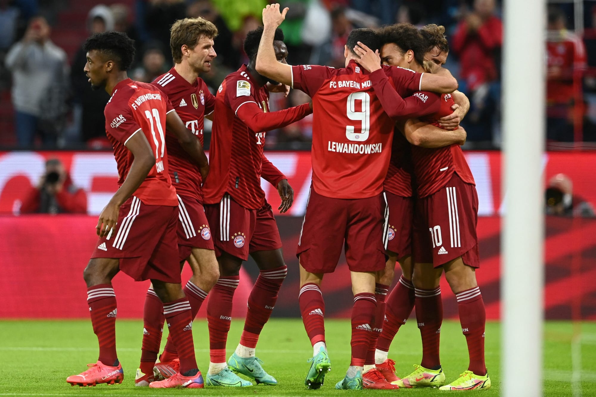 Bayern Munich nhẹ nhàng giành chiến thắng 5-0 trước Hertha Berlin