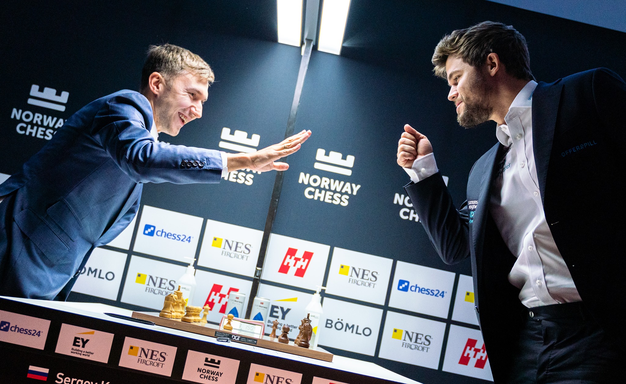 Magnus Carlsen sinh năm 1990, anh là đại kiện tướng cờ vua Na Uy